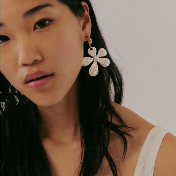 Free People Jewelry - Free People Mod Flower Earrings